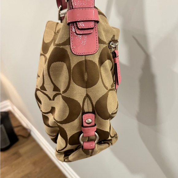 Coach Tan Signature Canvas Shoulder Bag with Pink Trim - Picture 8 of 13
